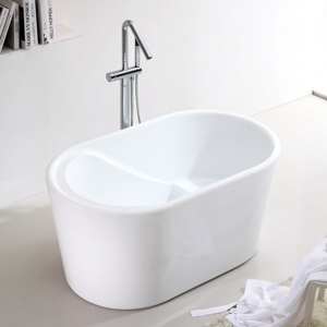 Акриловая отдельностоящая ванна 130*75 см Abber AB9277 белая